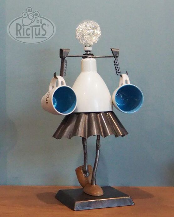 Robotus signé by Rictus. Objet upcyclé déco design.